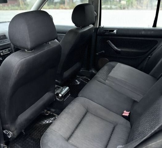 Серый Фольксваген Гольф, объемом двигателя 1.9 л и пробегом 270 тыс. км за 1650 $, фото 6 на Automoto.ua