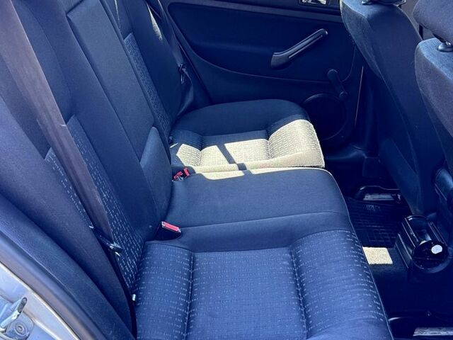 Серый Фольксваген Гольф, объемом двигателя 1.9 л и пробегом 277 тыс. км за 4900 $, фото 6 на Automoto.ua