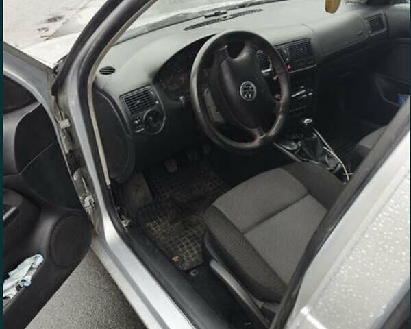 Сірий Фольксваген Гольф, об'ємом двигуна 1.6 л та пробігом 200 тис. км за 4700 $, фото 2 на Automoto.ua