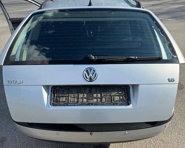 Серый Фольксваген Гольф, объемом двигателя 1.6 л и пробегом 265 тыс. км за 5300 $, фото 3 на Automoto.ua