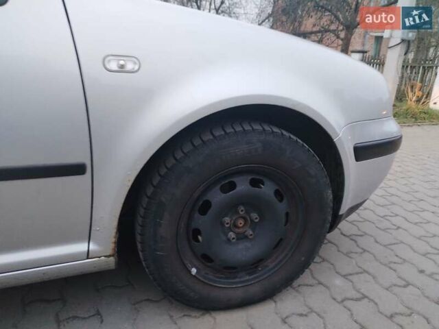 Серый Фольксваген Гольф, объемом двигателя 1.6 л и пробегом 260 тыс. км за 3950 $, фото 8 на Automoto.ua