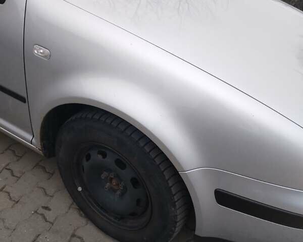 Серый Фольксваген Гольф, объемом двигателя 1.6 л и пробегом 260 тыс. км за 3950 $, фото 2 на Automoto.ua