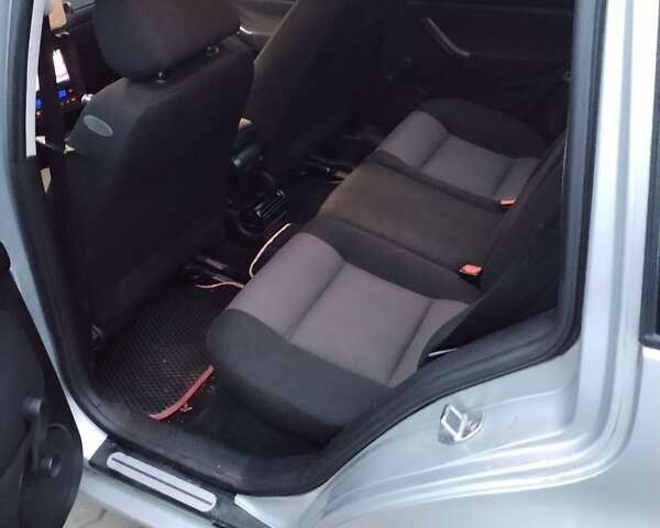 Серый Фольксваген Гольф, объемом двигателя 1.6 л и пробегом 260 тыс. км за 3950 $, фото 10 на Automoto.ua