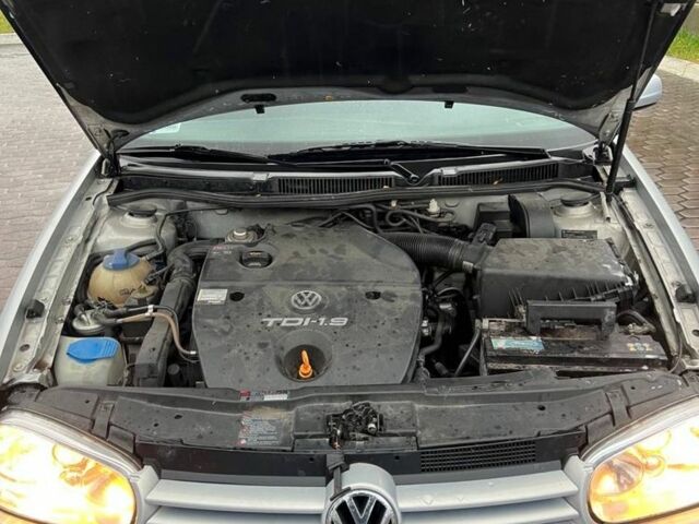 Серый Фольксваген Гольф, объемом двигателя 1.9 л и пробегом 256 тыс. км за 1850 $, фото 7 на Automoto.ua