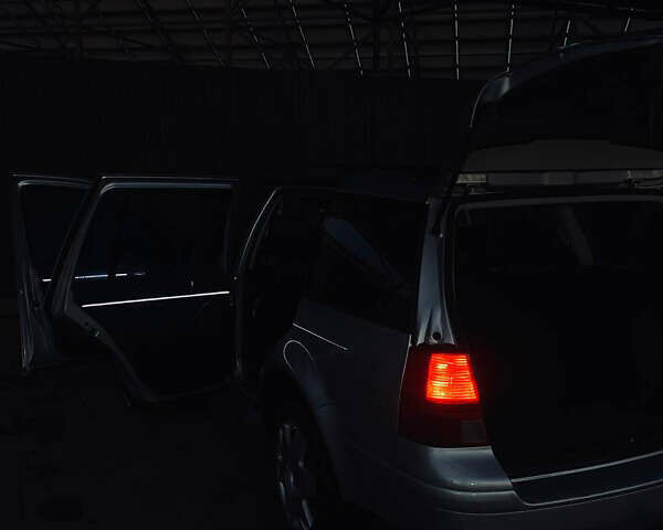 Сірий Фольксваген Гольф, об'ємом двигуна 2 л та пробігом 265 тис. км за 4400 $, фото 24 на Automoto.ua