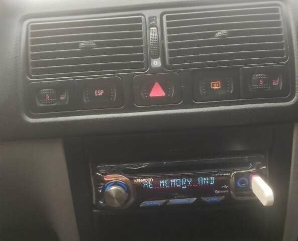 Серый Фольксваген Гольф, объемом двигателя 1.9 л и пробегом 320 тыс. км за 3700 $, фото 6 на Automoto.ua