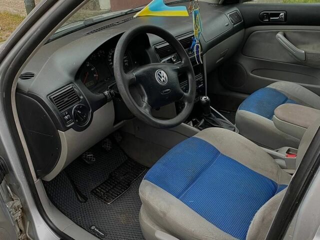 Серый Фольксваген Гольф, объемом двигателя 1.6 л и пробегом 414 тыс. км за 3100 $, фото 2 на Automoto.ua