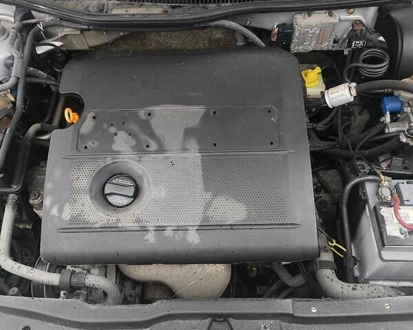 Серый Фольксваген Гольф, объемом двигателя 1.6 л и пробегом 259 тыс. км за 2800 $, фото 5 на Automoto.ua