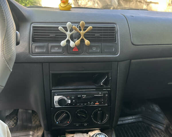 Сірий Фольксваген Гольф, об'ємом двигуна 1.39 л та пробігом 230 тис. км за 3900 $, фото 17 на Automoto.ua