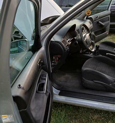 Сірий Фольксваген Гольф, об'ємом двигуна 1.9 л та пробігом 386 тис. км за 3400 $, фото 4 на Automoto.ua