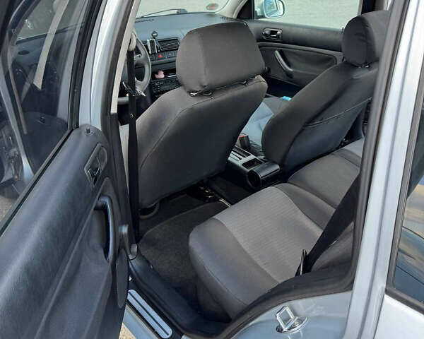 Серый Фольксваген Гольф, объемом двигателя 1.6 л и пробегом 265 тыс. км за 5300 $, фото 12 на Automoto.ua