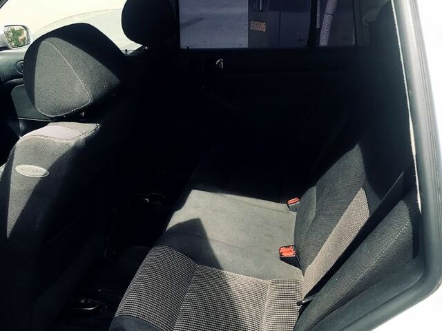 Сірий Фольксваген Гольф, об'ємом двигуна 2 л та пробігом 328 тис. км за 4800 $, фото 6 на Automoto.ua