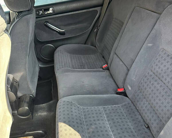 Сірий Фольксваген Гольф, об'ємом двигуна 1.6 л та пробігом 260 тис. км за 4350 $, фото 11 на Automoto.ua