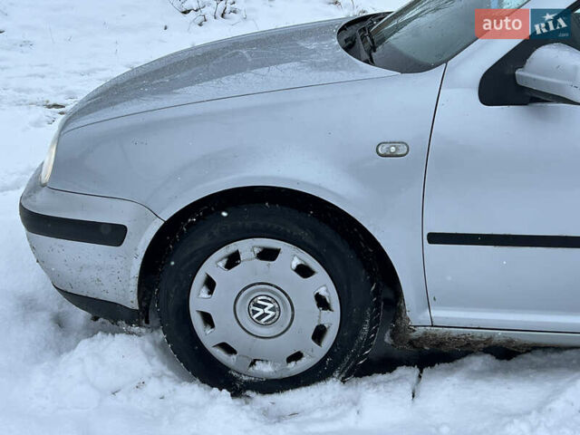 Серый Фольксваген Гольф, объемом двигателя 1.9 л и пробегом 370 тыс. км за 3950 $, фото 11 на Automoto.ua
