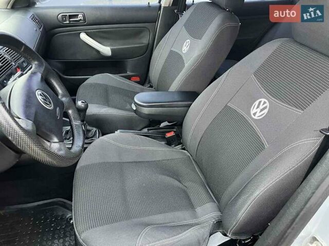 Серый Фольксваген Гольф, объемом двигателя 1.6 л и пробегом 309 тыс. км за 3499 $, фото 15 на Automoto.ua