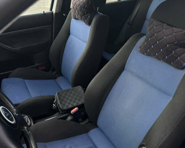 Сірий Фольксваген Гольф, об'ємом двигуна 2 л та пробігом 265 тис. км за 4400 $, фото 15 на Automoto.ua