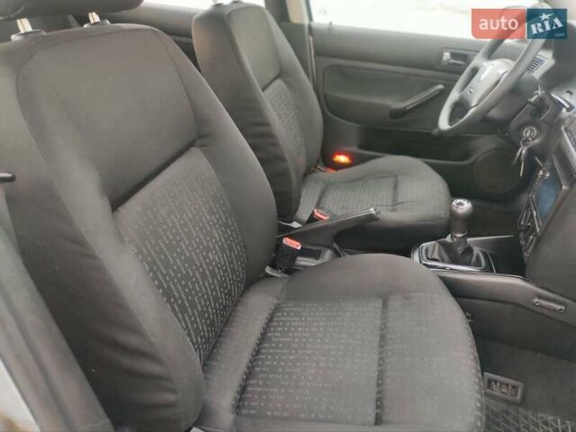 Серый Фольксваген Гольф, объемом двигателя 1.39 л и пробегом 308 тыс. км за 3200 $, фото 33 на Automoto.ua