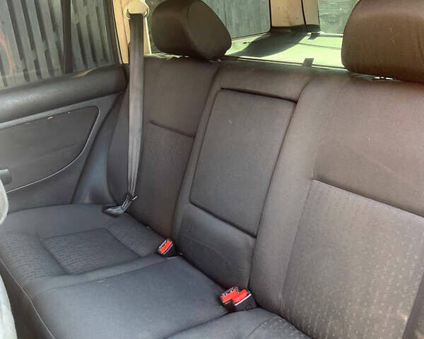 Серый Фольксваген Гольф, объемом двигателя 1.39 л и пробегом 240 тыс. км за 3200 $, фото 6 на Automoto.ua