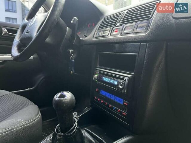 Сірий Фольксваген Гольф, об'ємом двигуна 1.6 л та пробігом 309 тис. км за 3450 $, фото 25 на Automoto.ua