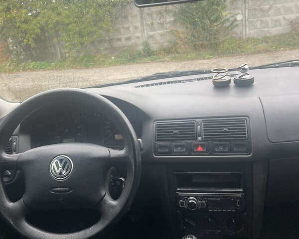 Серый Фольксваген Гольф, объемом двигателя 1.6 л и пробегом 298 тыс. км за 4500 $, фото 5 на Automoto.ua