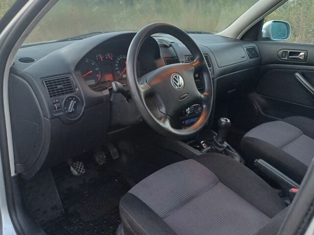 Серый Фольксваген Гольф, объемом двигателя 0 л и пробегом 203 тыс. км за 4200 $, фото 6 на Automoto.ua