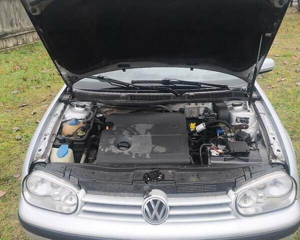 Серый Фольксваген Гольф, объемом двигателя 1.6 л и пробегом 259 тыс. км за 2800 $, фото 4 на Automoto.ua