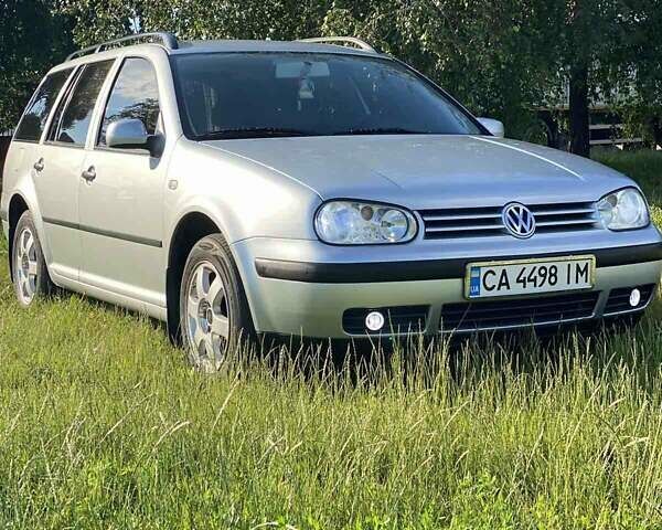 Серый Фольксваген Гольф, объемом двигателя 1.6 л и пробегом 300 тыс. км за 4250 $, фото 2 на Automoto.ua