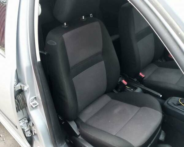 Серый Фольксваген Гольф, объемом двигателя 1.6 л и пробегом 251 тыс. км за 3899 $, фото 24 на Automoto.ua