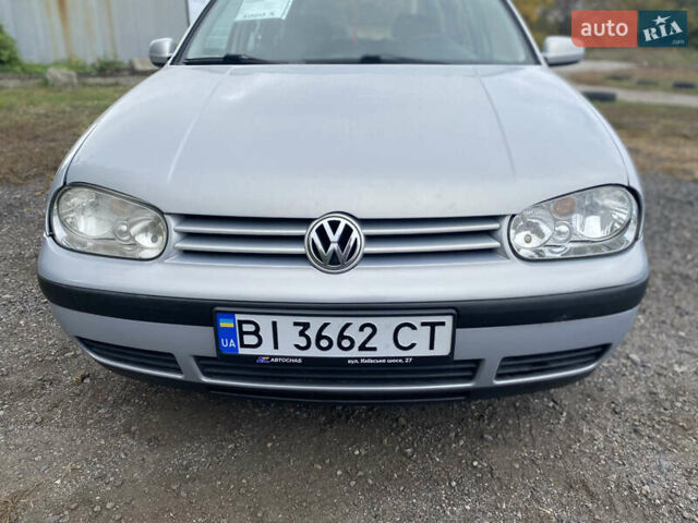 Серый Фольксваген Гольф, объемом двигателя 1.6 л и пробегом 290 тыс. км за 3600 $, фото 2 на Automoto.ua