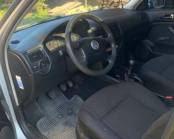 Серый Фольксваген Гольф, объемом двигателя 1.39 л и пробегом 240 тыс. км за 3200 $, фото 3 на Automoto.ua