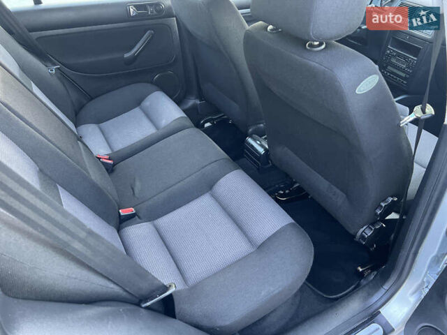 Серый Фольксваген Гольф, объемом двигателя 1.6 л и пробегом 234 тыс. км за 4900 $, фото 20 на Automoto.ua