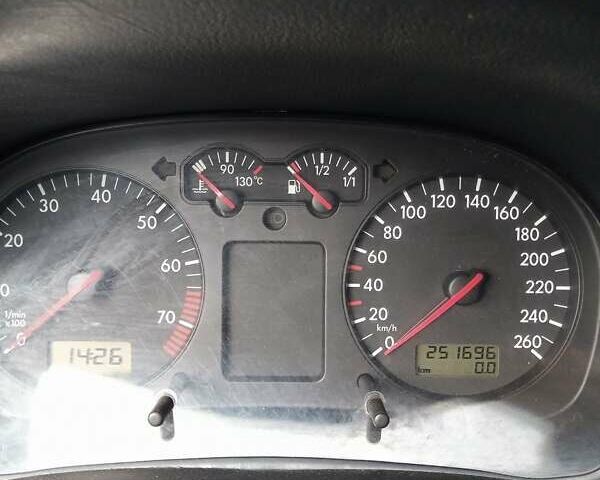 Серый Фольксваген Гольф, объемом двигателя 1.6 л и пробегом 251 тыс. км за 3899 $, фото 21 на Automoto.ua