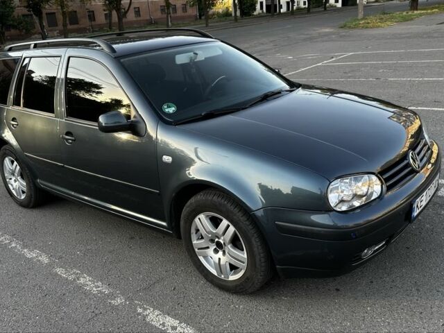 Серый Фольксваген Гольф, объемом двигателя 1.6 л и пробегом 225 тыс. км за 3950 $, фото 1 на Automoto.ua