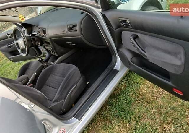 Сірий Фольксваген Гольф, об'ємом двигуна 1.9 л та пробігом 386 тис. км за 3400 $, фото 9 на Automoto.ua