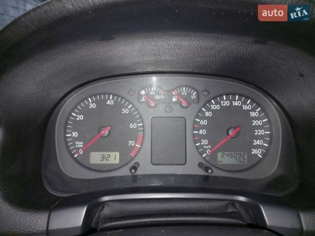 Серый Фольксваген Гольф, объемом двигателя 1.6 л и пробегом 245 тыс. км за 4300 $, фото 12 на Automoto.ua