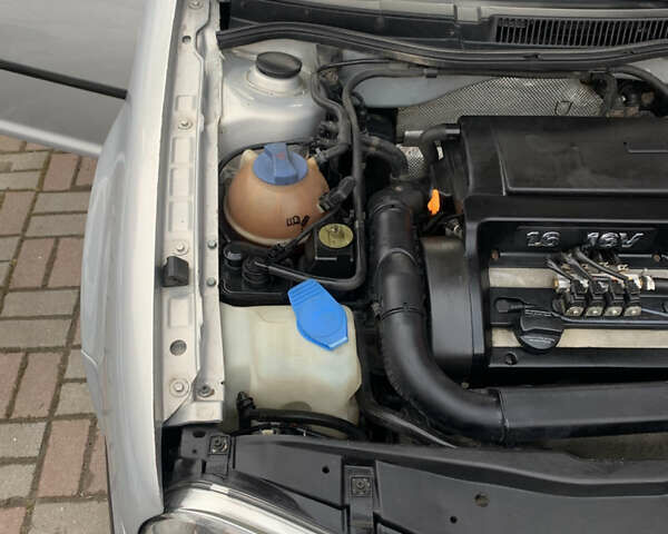 Сірий Фольксваген Гольф, об'ємом двигуна 1.6 л та пробігом 300 тис. км за 3300 $, фото 8 на Automoto.ua