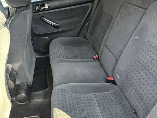 Серый Фольксваген Гольф, объемом двигателя 1.6 л и пробегом 260 тыс. км за 4000 $, фото 5 на Automoto.ua