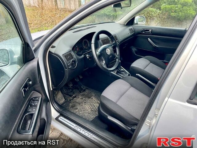 Серый Фольксваген Гольф, объемом двигателя 1.6 л и пробегом 297 тыс. км за 3850 $, фото 4 на Automoto.ua