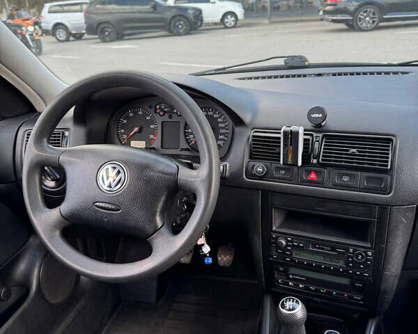 Серый Фольксваген Гольф, объемом двигателя 1.6 л и пробегом 265 тыс. км за 5300 $, фото 23 на Automoto.ua