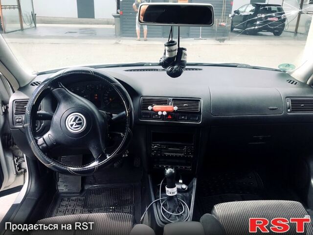 Сірий Фольксваген Гольф, об'ємом двигуна 2 л та пробігом 328 тис. км за 4800 $, фото 9 на Automoto.ua