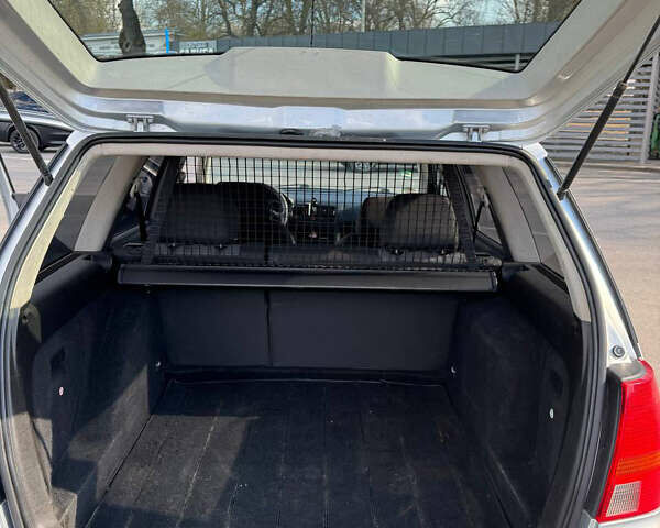 Серый Фольксваген Гольф, объемом двигателя 1.6 л и пробегом 265 тыс. км за 5300 $, фото 35 на Automoto.ua