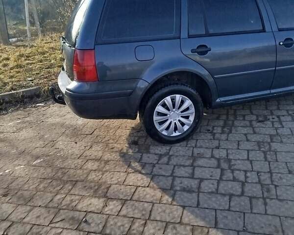 Серый Фольксваген Гольф, объемом двигателя 1.6 л и пробегом 300 тыс. км за 2999 $, фото 8 на Automoto.ua