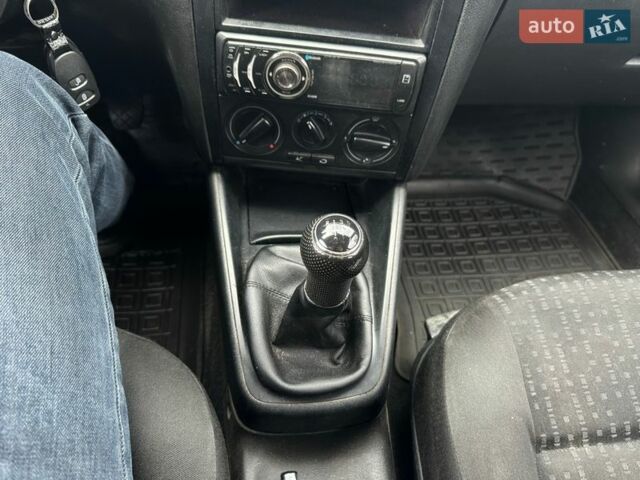 Серый Фольксваген Гольф, объемом двигателя 1.9 л и пробегом 380 тыс. км за 4700 $, фото 36 на Automoto.ua