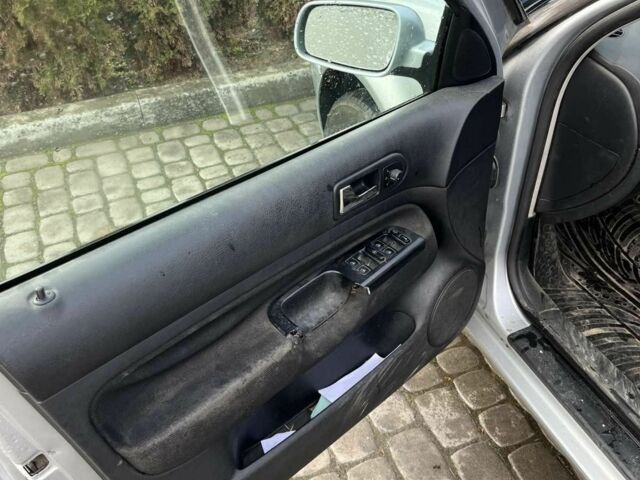 Серый Фольксваген Гольф, объемом двигателя 2 л и пробегом 300 тыс. км за 2700 $, фото 7 на Automoto.ua