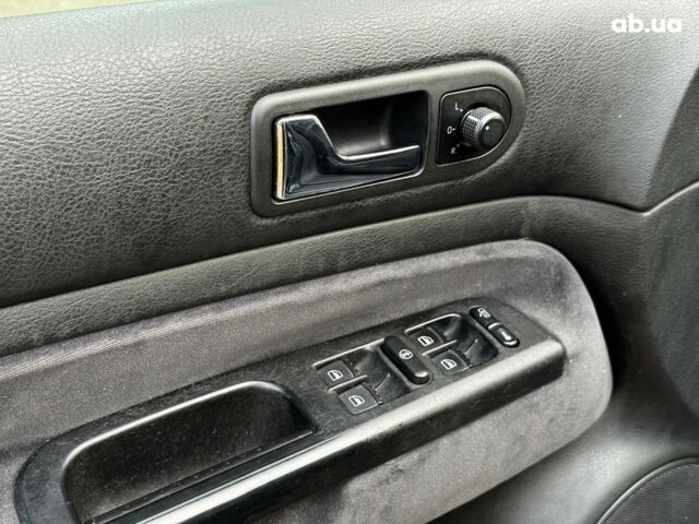 Серый Фольксваген Гольф, объемом двигателя 1.6 л и пробегом 254 тыс. км за 4540 $, фото 12 на Automoto.ua