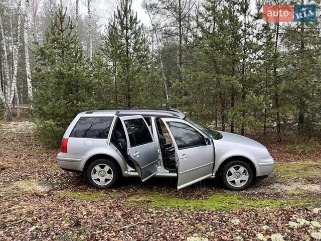 Серый Фольксваген Гольф, объемом двигателя 1.6 л и пробегом 333 тыс. км за 5000 $, фото 2 на Automoto.ua