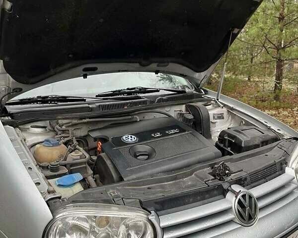 Серый Фольксваген Гольф, объемом двигателя 1.6 л и пробегом 333 тыс. км за 5000 $, фото 8 на Automoto.ua