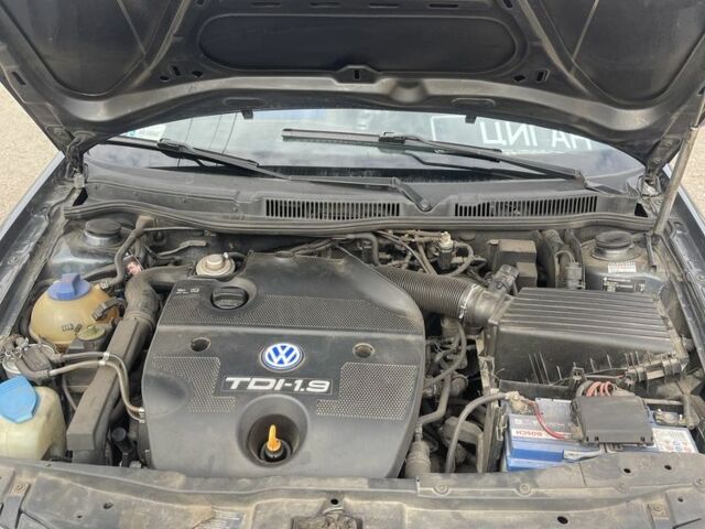 Серый Фольксваген Гольф, объемом двигателя 1.9 л и пробегом 330 тыс. км за 2900 $, фото 6 на Automoto.ua