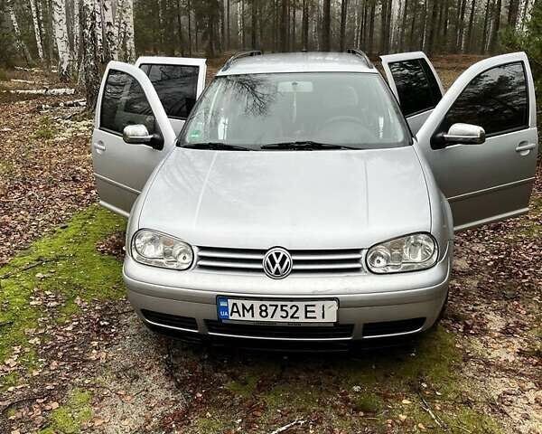 Серый Фольксваген Гольф, объемом двигателя 1.6 л и пробегом 333 тыс. км за 5000 $, фото 4 на Automoto.ua