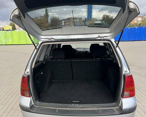 Серый Фольксваген Гольф, объемом двигателя 1.9 л и пробегом 383 тыс. км за 4400 $, фото 5 на Automoto.ua